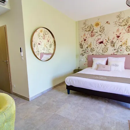 Le Jas Du Pebrier Frühstückspension