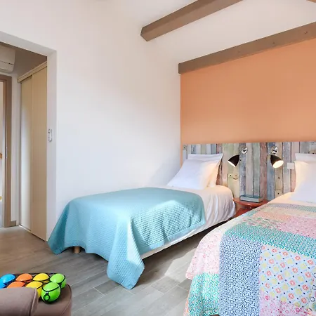 Le Jas Du Pebrier Couette-café 3*