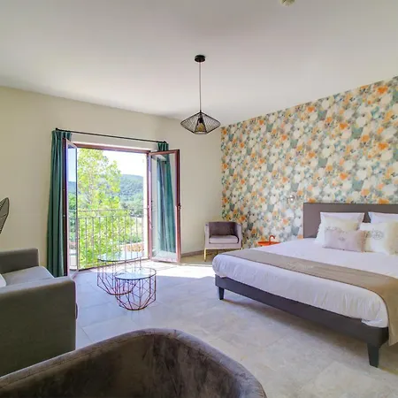 Le Jas Du Pebrier Bed & Breakfast