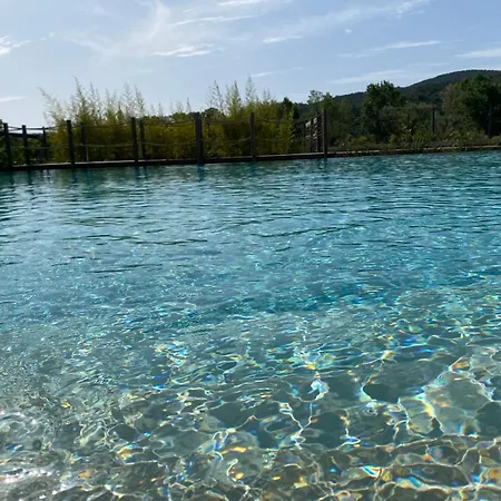 Le Jas Du Pebrier 4*