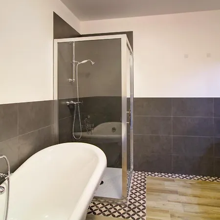 住宿加早餐酒店 Le Jas Du Pebrier 罗克布伦河畔阿尔让