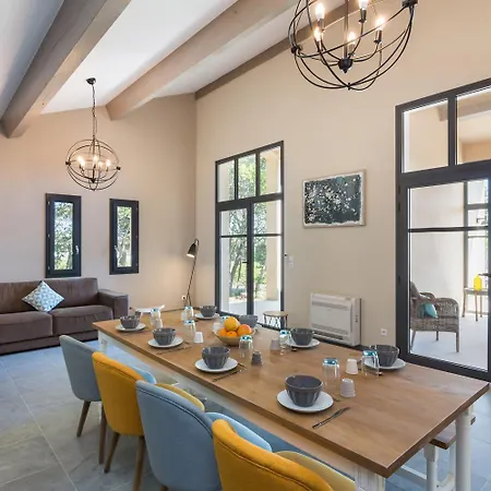 Le Jas Du Pebrier Bed & Breakfast
