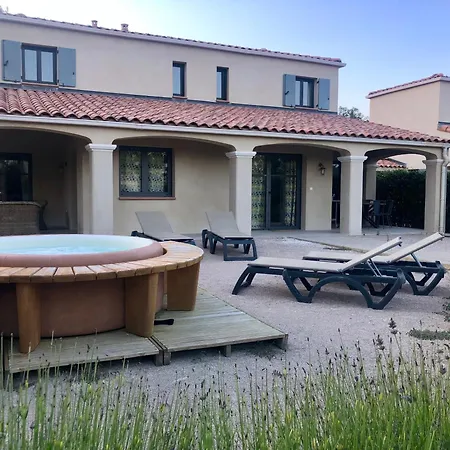 Bed & Breakfast Le Jas Du Pebrier 3*
