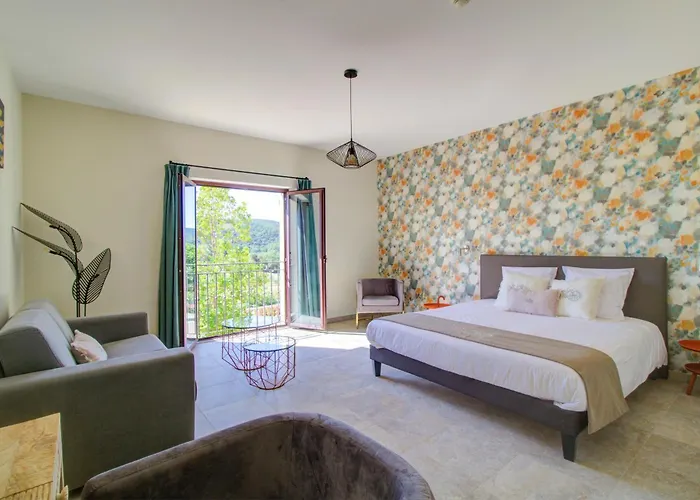 Le Jas Du Pebrier B&B
