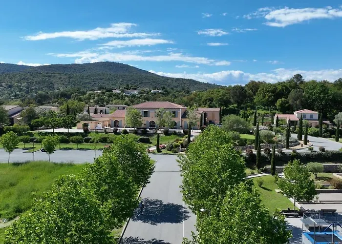 Le Jas Du Pebrier B&B