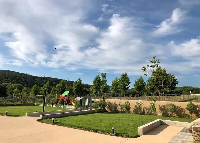 Le Jas Du Pebrier 4* 로크부른수르알젠스