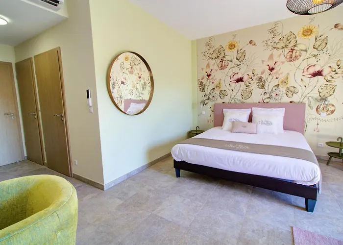 Le Jas Du Pebrier B&B